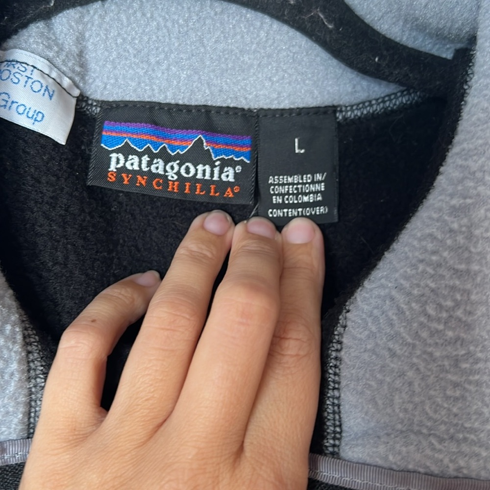 Patagonia Black and Gray Vest - Picture 3 of 4